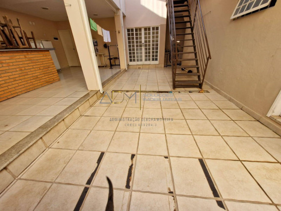 Imagem Casa com 3 Quartos à Venda, 300 m² em Chácara Floresta - Botucatu Imagem Casa com 3 Quartos à Venda, 300 m² em Chácara Floresta - Botucatu