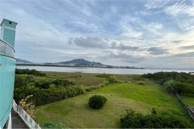 Imagem Imóvel com 2 Quartos à Venda, em João Paulo - Florianópolis Imagem Imóvel com 2 Quartos à Venda, em João Paulo - Florianópolis