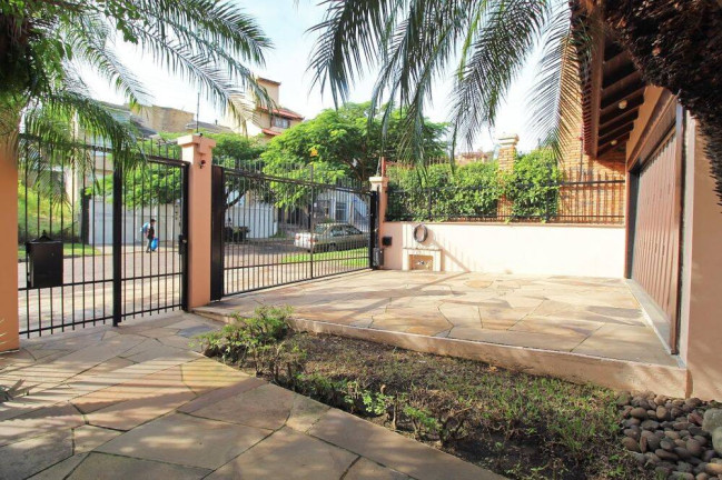 Imagem Casa com 4 Quartos à Venda, 381 m² em Chácara Das Pedras - Porto Alegre