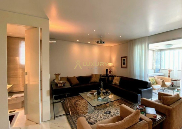 Imagem Imóvel com 4 Quartos à Venda, 230 m² em Lourdes - Belo Horizonte Imagem Imóvel com 4 Quartos à Venda, 230 m² em Lourdes - Belo Horizonte