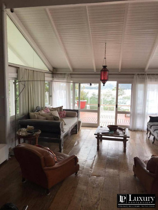 Imagem Casa com 5 Quartos à Venda, em Lagoa Da Conceição - Florianópolis Imagem Casa com 5 Quartos à Venda, em Lagoa Da Conceição - Florianópolis