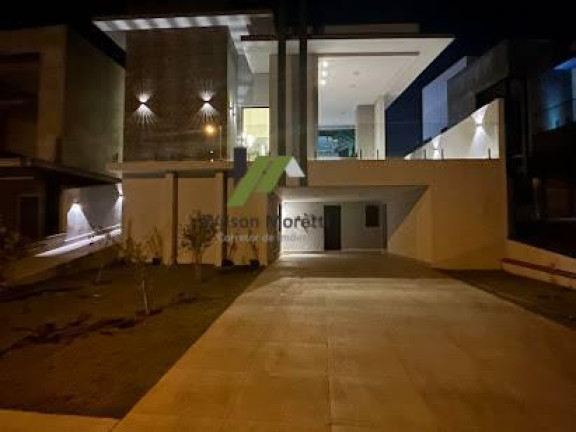 Casa de Condomínio com 3 Quartos à Venda, 246 m²