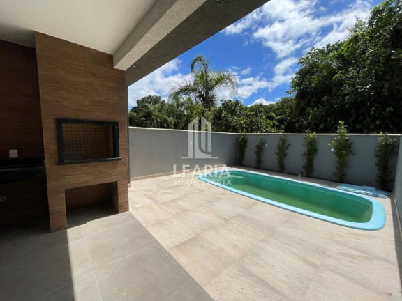 Imagem Casa com 3 Quartos à Venda, 90 m² em Cambiju - Itapoá