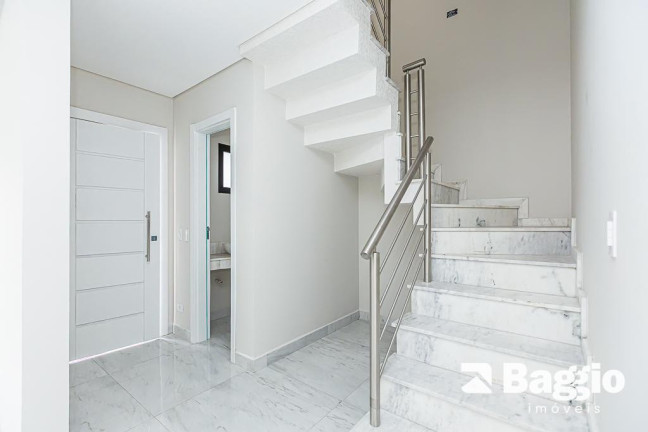 Imagem Sobrado com 3 Quartos à Venda, 129 m² em Uberaba - Curitiba