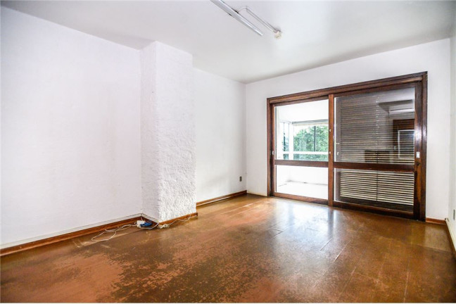 Imagem Casa com 6 Quartos à Venda,  em Passo Da Areia - Porto Alegre
