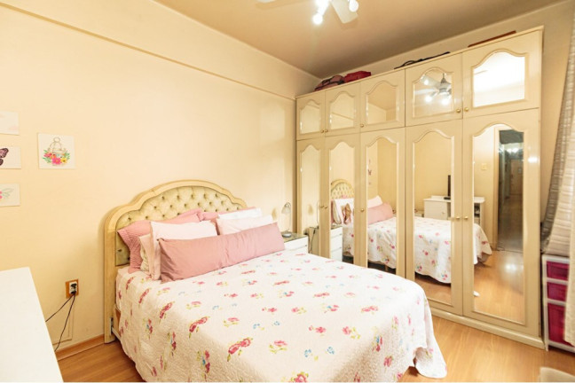 Imagem Apartamento com 3 Quartos à Venda, 144 m² em Rio Branco - Porto Alegre Imagem Apartamento com 3 Quartos à Venda, 144 m² em Rio Branco - Porto Alegre