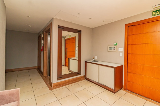 Imagem Imóvel com 2 Quartos à Venda, em Santana - Porto Alegre Imagem Imóvel com 2 Quartos à Venda, em Santana - Porto Alegre
