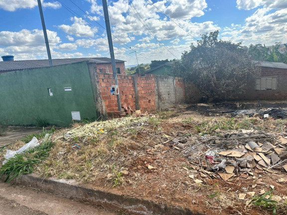 Imagem Terreno à Venda, 300 m² em Itamaraty 2ª Etapa - Anápolis Imagem Terreno à Venda, 300 m² em Itamaraty 2ª Etapa - Anápolis