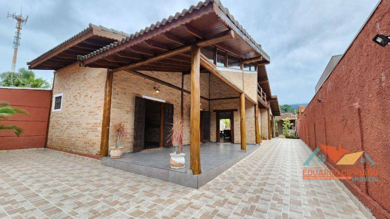 Imagem Casa com 4 Quartos à Venda, 239 m² em Massaguaçu - Caraguatatuba