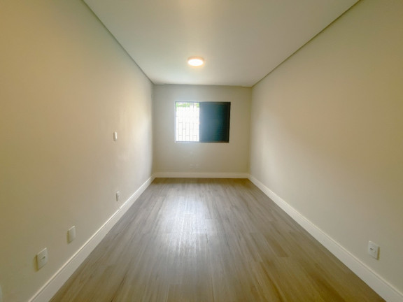 Imagem Casa com 3 Quartos à Venda, 320 m² em Coqueiros - Florianópolis