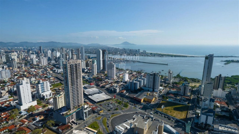 Imagem Apartamento com 2 Quartos à Venda, 66 m² em Centro - Itajaí