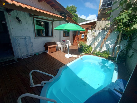 Casa com 3 Quartos à Venda, 392 m² em São João Do Rio Vermelho - Florianópolis