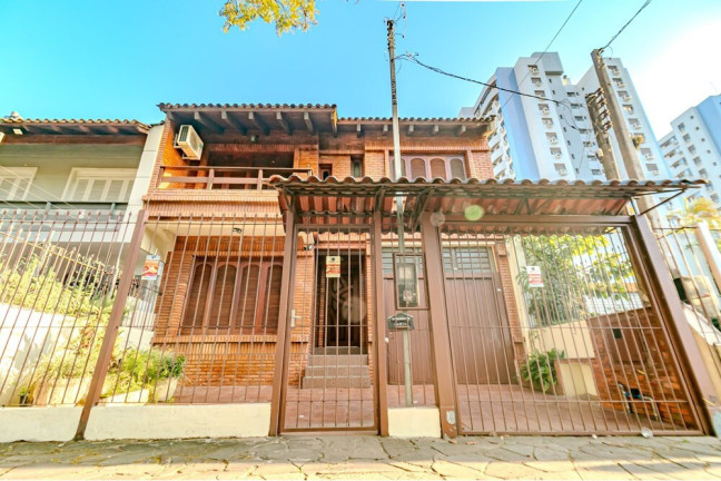 Casa com 3 Quartos à Venda, 243 m² em Menino Deus - Porto Alegre