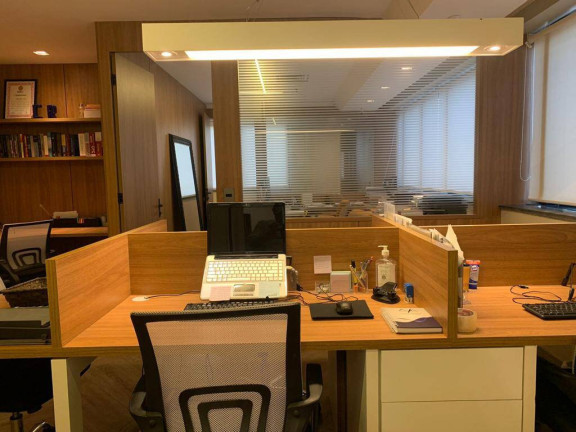 Sala Comercial à Venda, 75 m² em Pinheiros - São Paulo