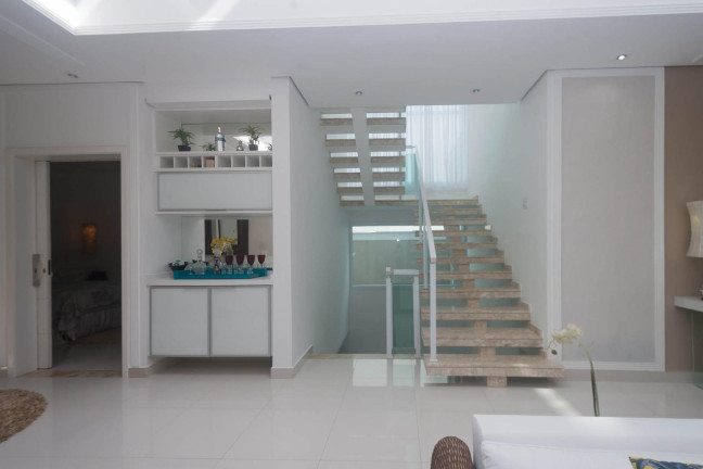 Imagem Imóvel com 7 Quartos à Venda, em Riviera - Bertioga Imagem Imóvel com 7 Quartos à Venda, em Riviera - Bertioga