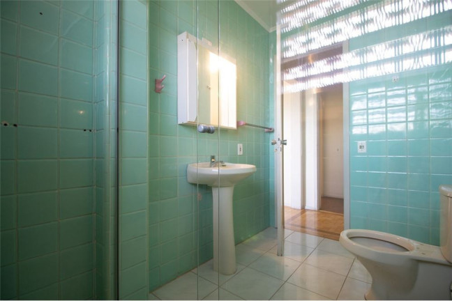 Imagem Imóvel com 3 Quartos à Venda, em Santana - Porto Alegre Imagem Imóvel com 3 Quartos à Venda, em Santana - Porto Alegre