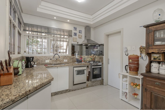 Imagem Casa com 3 Quartos à Venda, 304 m² em Espírito Santo - Porto Alegre Imagem Casa com 3 Quartos à Venda, 304 m² em Espírito Santo - Porto Alegre