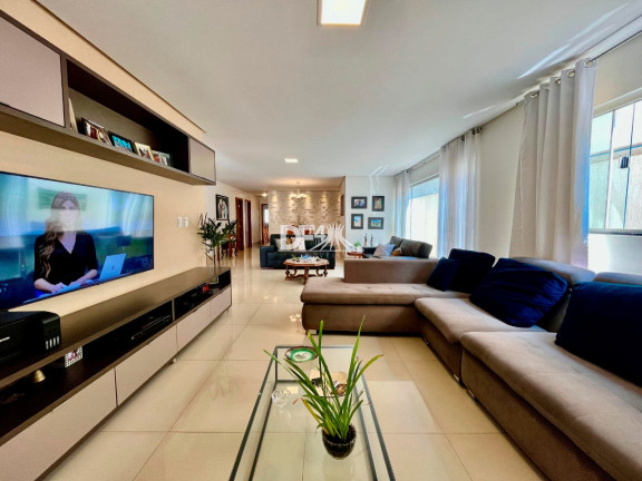 Casa com 4 Quartos à Venda, 300 m² em Setor Habitacional Vicente Pires - Brasília