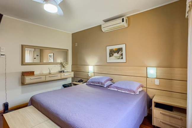 Imagem Casa com 4 Quartos à Venda, 233 m² em Santa Maria Goretti - Porto Alegre Imagem Casa com 4 Quartos à Venda, 233 m² em Santa Maria Goretti - Porto Alegre