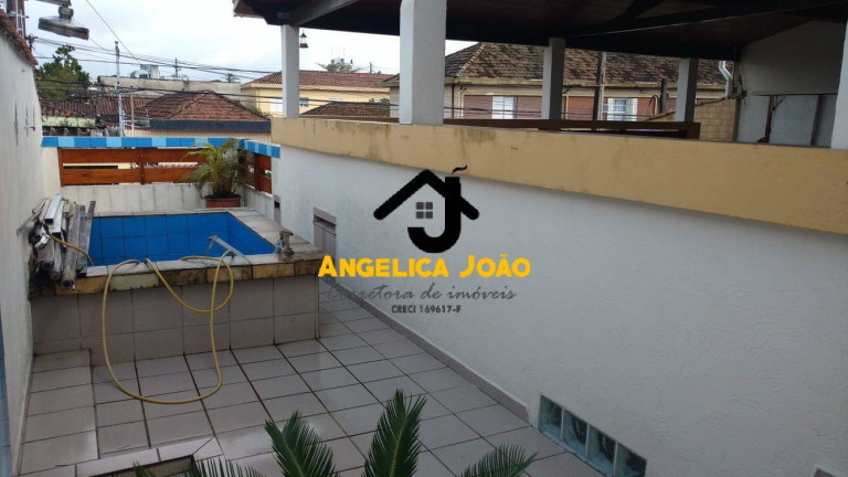 Imagem Casa com 3 Quartos à Venda, 178 m² em Vila Sao Jorge - São Vicente