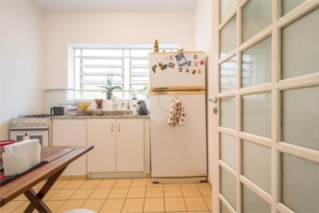 Imagem Casa com 6 Quartos à Venda, 202 m²