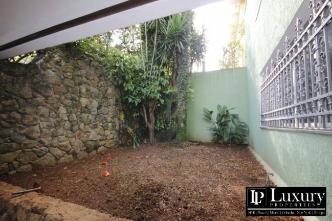 Imagem Casa com 3 Quartos à Venda, 380 m² em Pacaembu - São Paulo Imagem Casa com 3 Quartos à Venda, 380 m² em Pacaembu - São Paulo