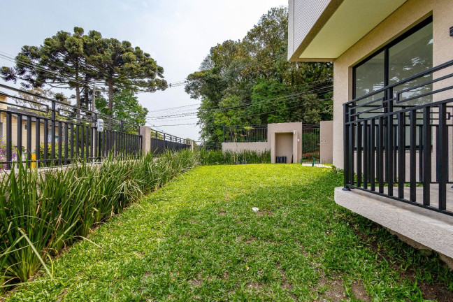 Imagem Sobrado com 3 Quartos à Venda, 190 m² em Vista Alegre - Curitiba