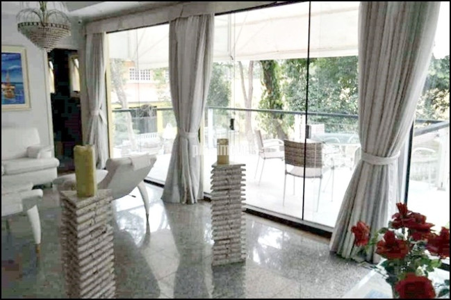 Casa com 7 Quartos à Venda, 550 m² em Interlagos - São Paulo