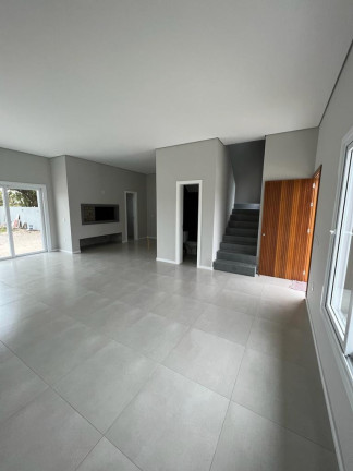 Imagem Sobrado com 3 Quartos à Venda, em Xangri-lá - Xangri-la Imagem Sobrado com 3 Quartos à Venda, em Xangri-lá - Xangri-la