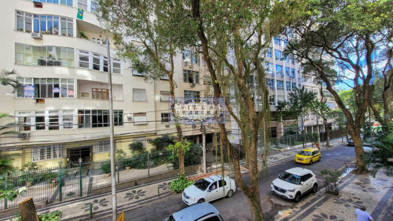 Imagem Apartamento com 3 Quartos à Venda, 133 m² em Laranjeiras - Rio De Janeiro Imagem Apartamento com 3 Quartos à Venda, 133 m² em Laranjeiras - Rio De Janeiro