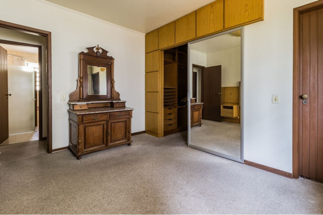 Imagem Casa com 4 Quartos à Venda, 399 m² em Jardim Lindóia - Porto Alegre Imagem Casa com 4 Quartos à Venda, 399 m² em Jardim Lindóia - Porto Alegre