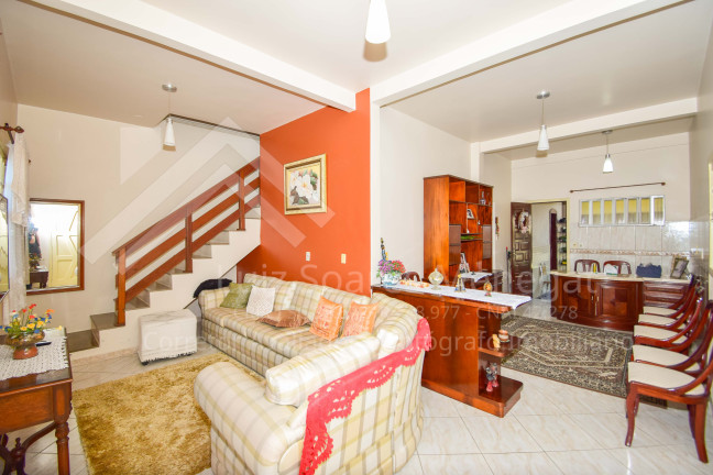 Imagem Casa com 5 Quartos à Venda, 190 m² em Centro - Balneário Rincão Imagem Casa com 5 Quartos à Venda, 190 m² em Centro - Balneário Rincão