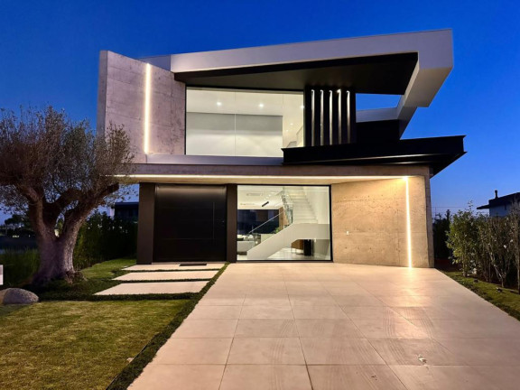 Imagem Casa com 5 Quartos à Venda, 450 m² em Centro - Capao Da Canoa Imagem Casa com 5 Quartos à Venda, 450 m² em Centro - Capao Da Canoa
