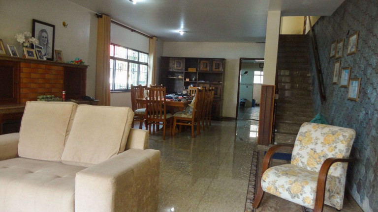 Imagem Casa com 4 Quartos à Venda, 350 m² em Várzea - Teresópolis Imagem Casa com 4 Quartos à Venda, 350 m² em Várzea - Teresópolis