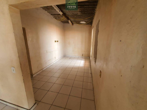 Imagem Casa com 3 Quartos à Venda, 250 m²