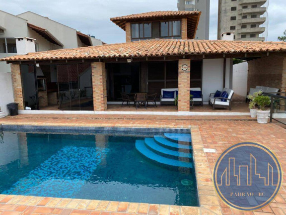 Casa com 5 Quartos à Venda, 850 m² em Centro - Balneário Piçarras