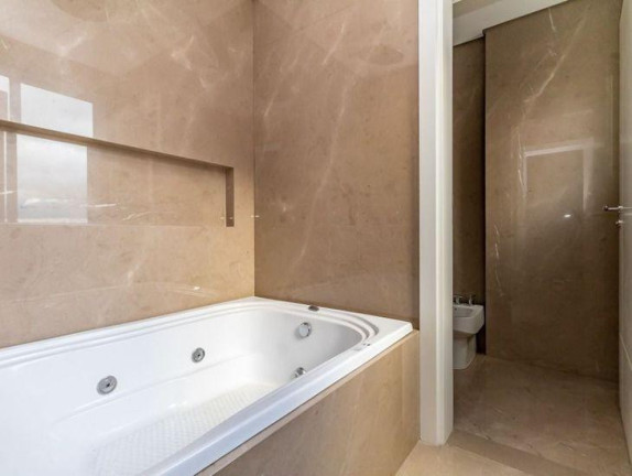 Imagem Apartamento com 4 Quartos à Venda, 400 m² em Cabral - Curitiba