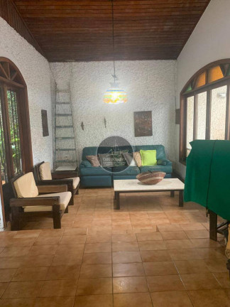 Imagem Casa com 3 Quartos à Venda, 310 m² em Centro - Mongaguá Imagem Casa com 3 Quartos à Venda, 310 m² em Centro - Mongaguá