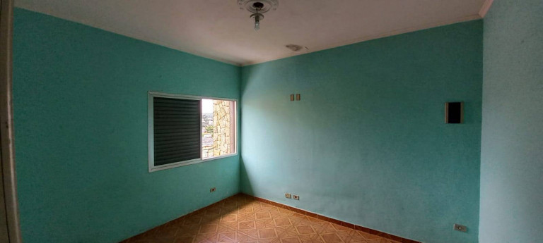 Imagem Casa com 5 Quartos à Venda, 240 m² em Vila Nova York - São Paulo Imagem Casa com 5 Quartos à Venda, 240 m² em Vila Nova York - São Paulo
