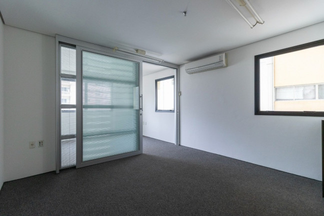 Sala Comercial à Venda, 30 m² em Jardim Paulista - São Paulo
