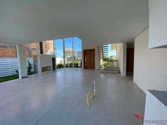 Imagem Casa de Condomínio com 5 Quartos à Venda, 275 m² em Praia Itapeva - Torres Imagem Casa de Condomínio com 5 Quartos à Venda, 275 m² em Praia Itapeva - Torres