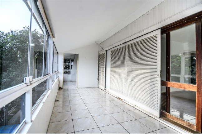 Imagem Casa com 6 Quartos à Venda,  em Passo Da Areia - Porto Alegre