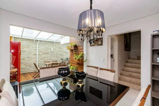 Imagem Sobrado com 3 Quartos à Venda, 157 m² em água Verde - Curitiba Imagem Sobrado com 3 Quartos à Venda, 157 m² em água Verde - Curitiba