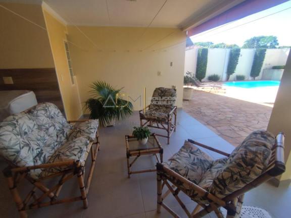 Imagem Casa com 3 Quartos à Venda, 240 m² em Vila Rodrigues Alves - Botucatu Imagem Casa com 3 Quartos à Venda, 240 m² em Vila Rodrigues Alves - Botucatu