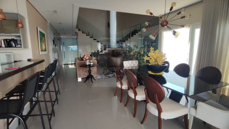 Imagem Casa com 4 Quartos à Venda, 406 m² em Jardim Itália - Cuiabá Imagem Casa com 4 Quartos à Venda, 406 m² em Jardim Itália - Cuiabá