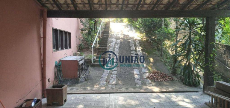 Imagem Casa com 5 Quartos à Venda, 250 m² em Maria Paula - Niterói