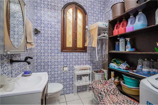 Imagem Casa com 5 Quartos à Venda, em Petrópolis - Porto Alegre Imagem Casa com 5 Quartos à Venda, em Petrópolis - Porto Alegre