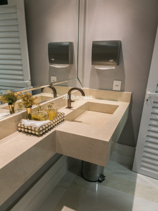 Imagem Imóvel com 3 Quartos à Venda, 126 m² em Centro - Balneário Camboriú Imagem Imóvel com 3 Quartos à Venda, 126 m² em Centro - Balneário Camboriú