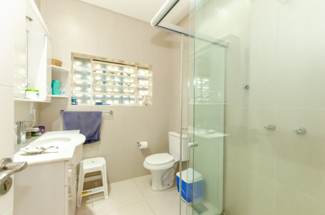 Imagem Casa com 4 Quartos à Venda,  em Petrópolis - Porto Alegre