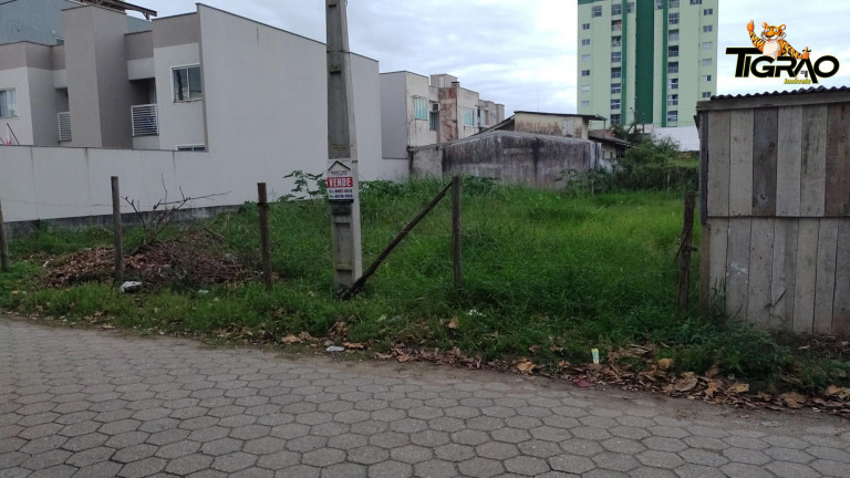 Imagem Terreno à Venda, 250 m² em Centro - Navegantes Imagem Terreno à Venda, 250 m² em Centro - Navegantes